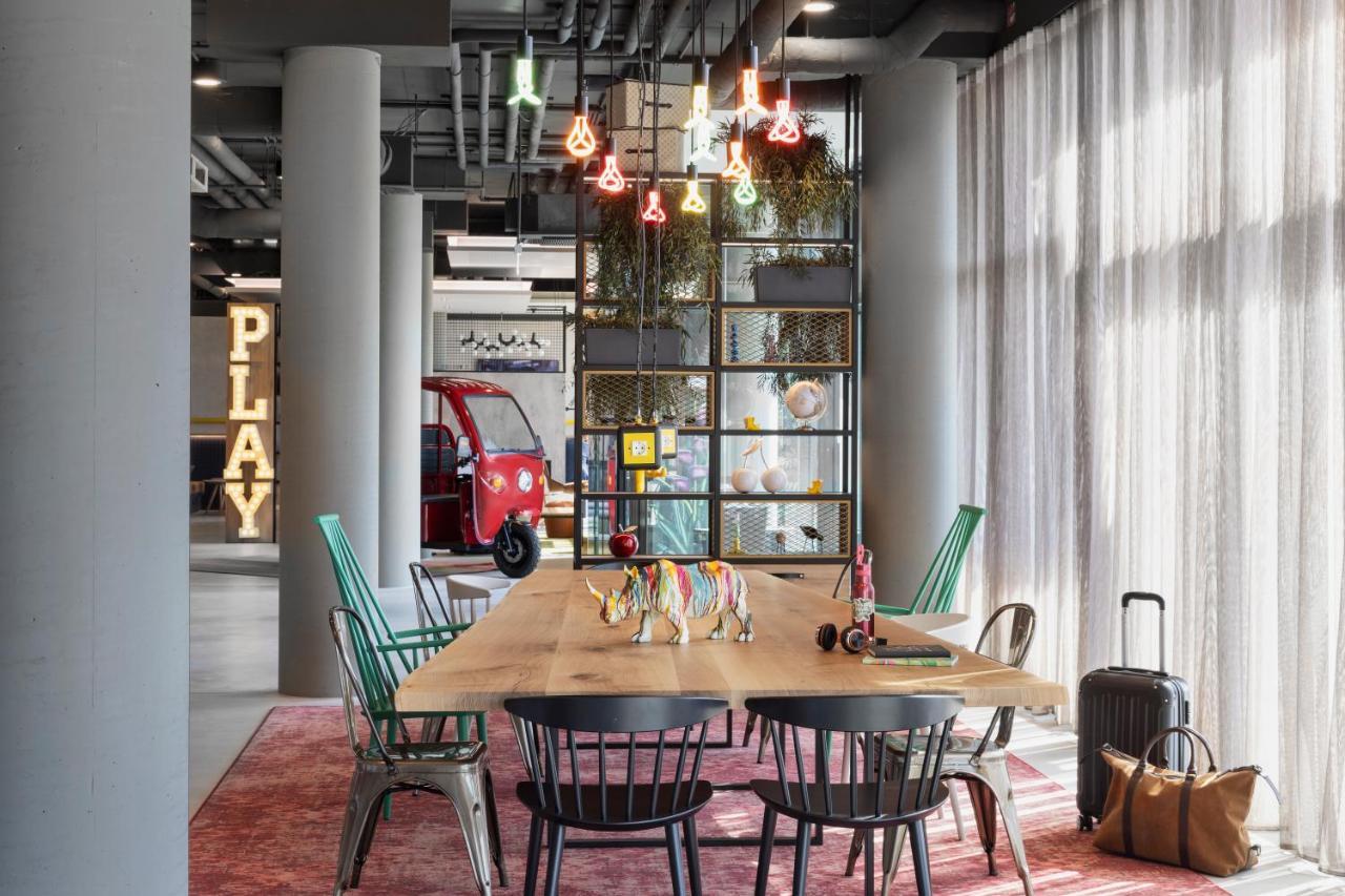 Moxy Vienna City East Buitenkant foto