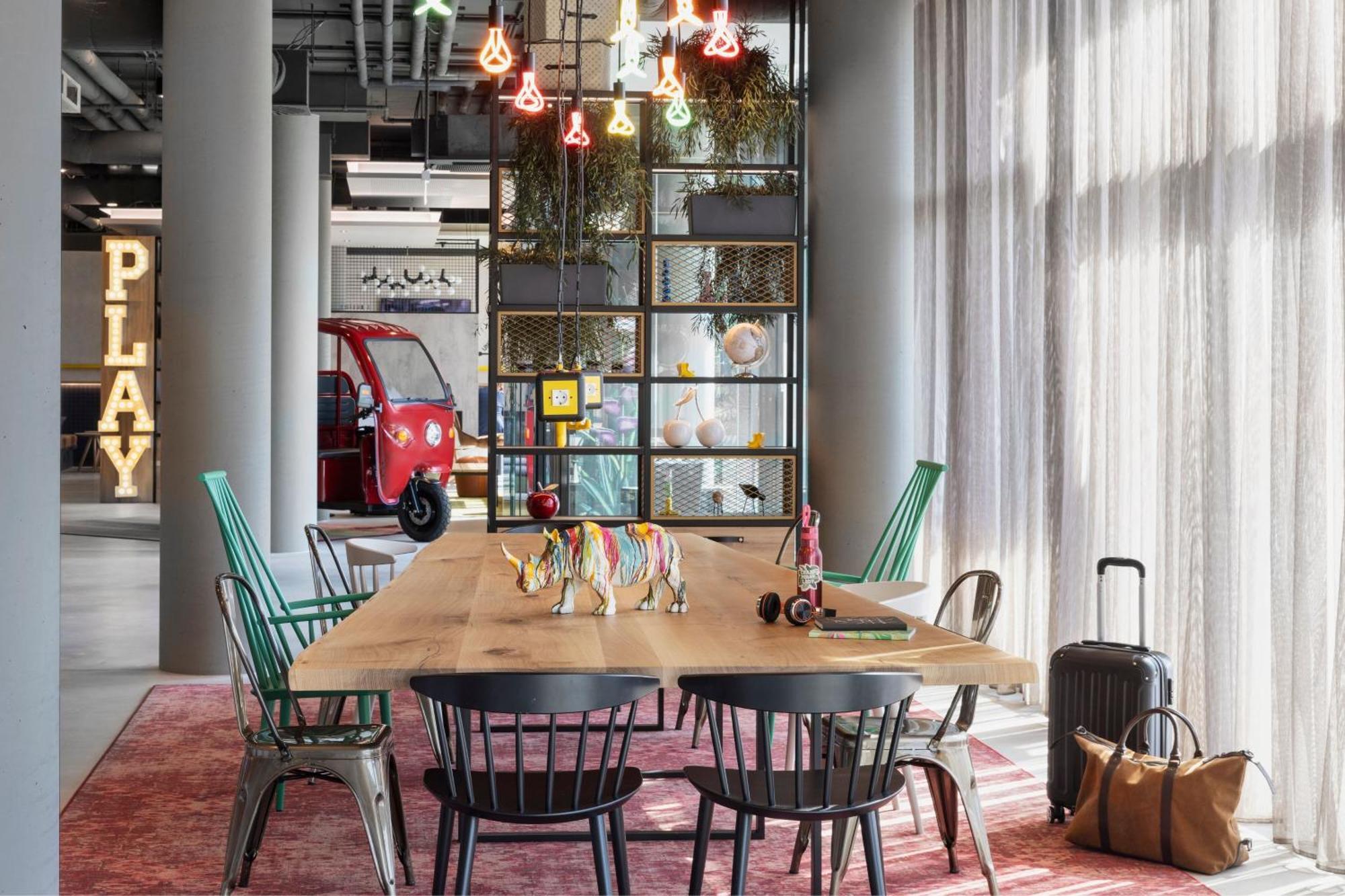 Moxy Vienna City East Buitenkant foto