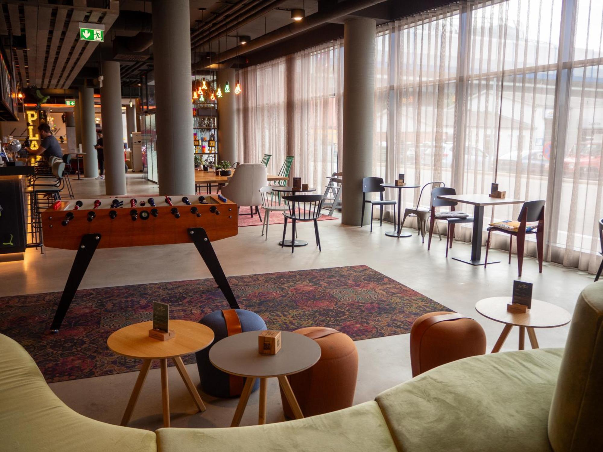 Moxy Vienna City East Buitenkant foto